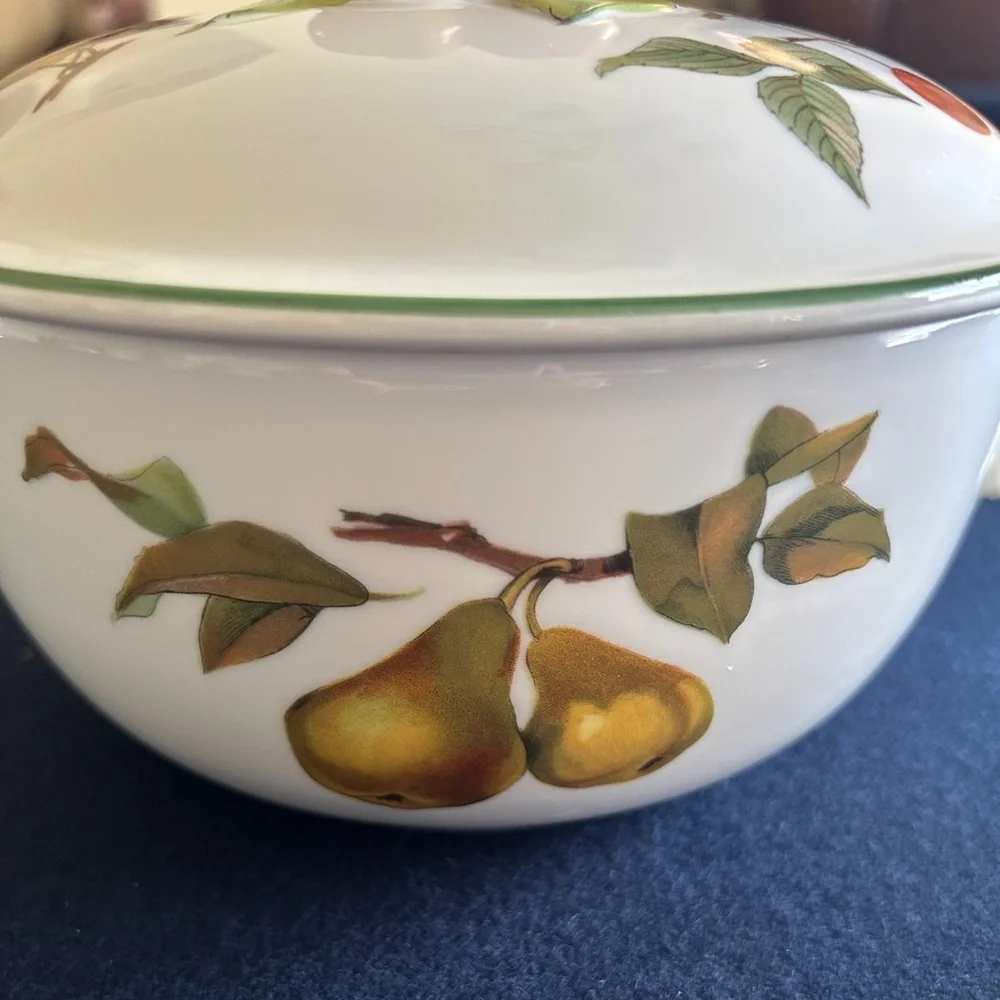 Royal Worcester Evesham Vale 8